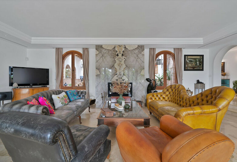 FOR SALE 🏡 Renovated Mediterranean Villa with Solar Energy – Nagüeles, Golden Mile, Marbella