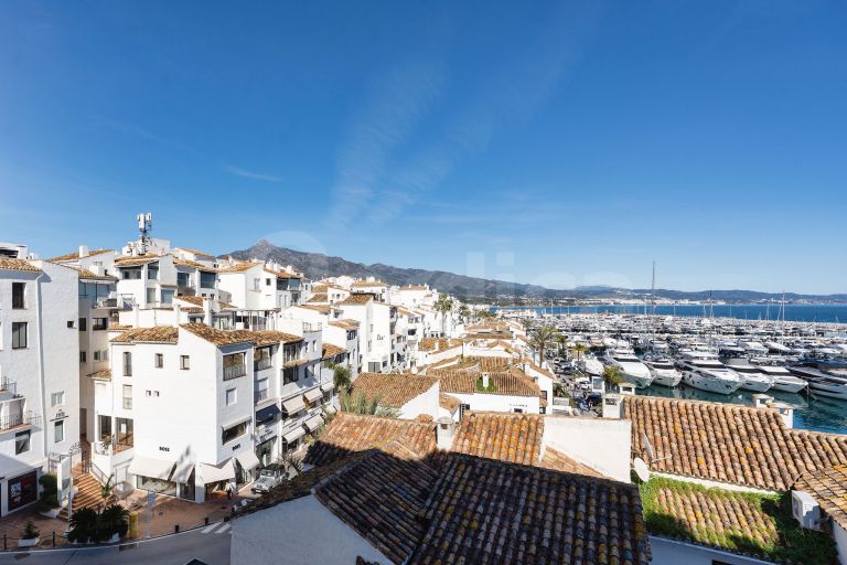 FOR SALE 🏡 Marina View Apartment in Benabola – Puerto Banús, Marbella
