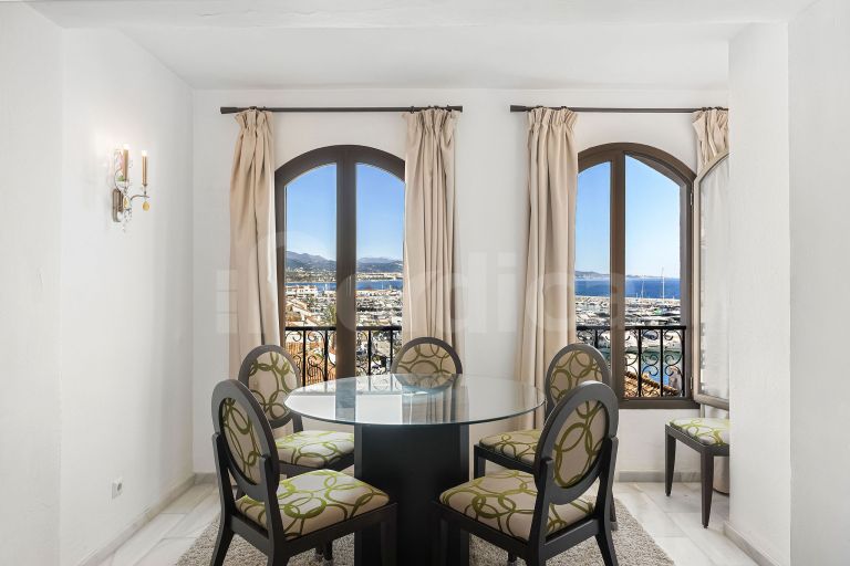 FOR SALE 🏡 Marina View Apartment in Benabola – Puerto Banús, Marbella