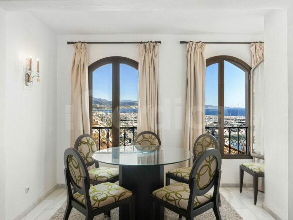 FOR SALE 🏡 Marina View Apartment in Benabola – Puerto Banús, Marbella