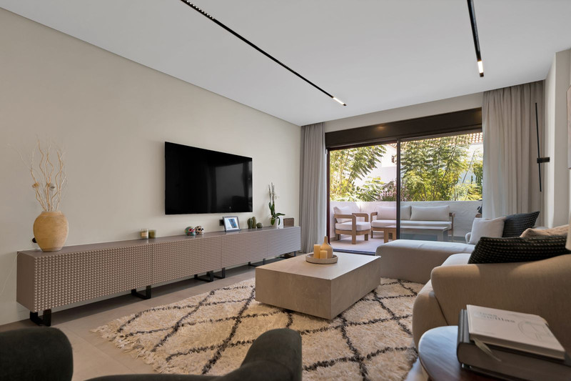 FOR SALE 🏡 Elegant Ground Floor Apartment – La Maestranza, Nueva Andalucía, Marbella