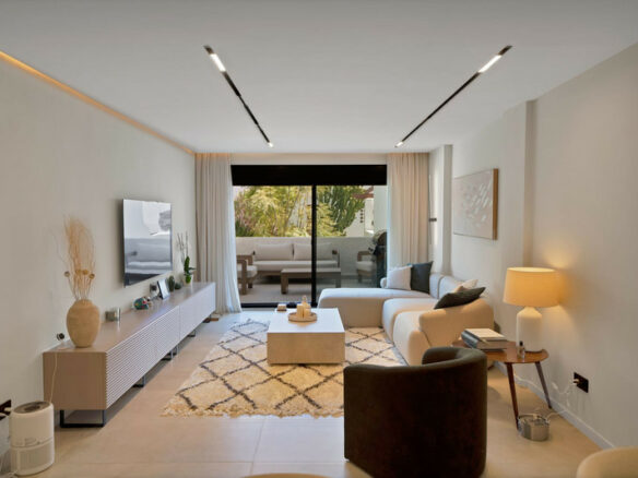 FOR SALE 🏡 Elegant Ground Floor Apartment – La Maestranza, Nueva Andalucía, Marbella