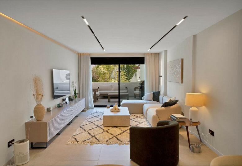 FOR SALE 🏡 Elegant Ground Floor Apartment – La Maestranza, Nueva Andalucía, Marbella