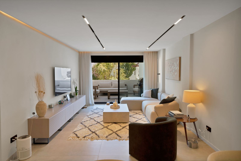 FOR SALE 🏡 Elegant Ground Floor Apartment – La Maestranza, Nueva Andalucía, Marbella