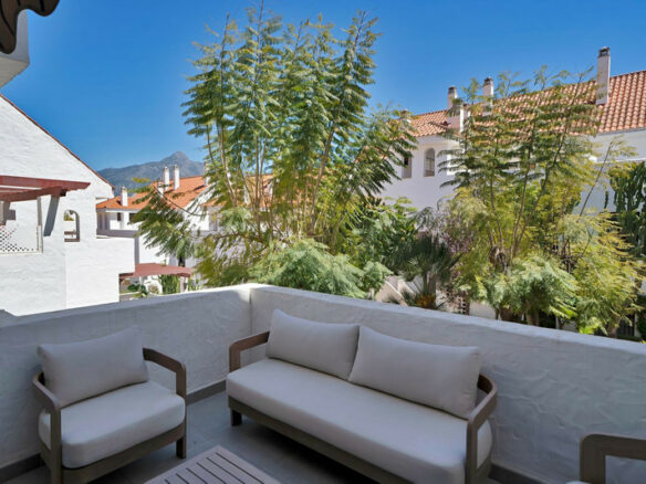 FOR SALE 🏡 Elegant Ground Floor Apartment – La Maestranza, Nueva Andalucía, Marbella