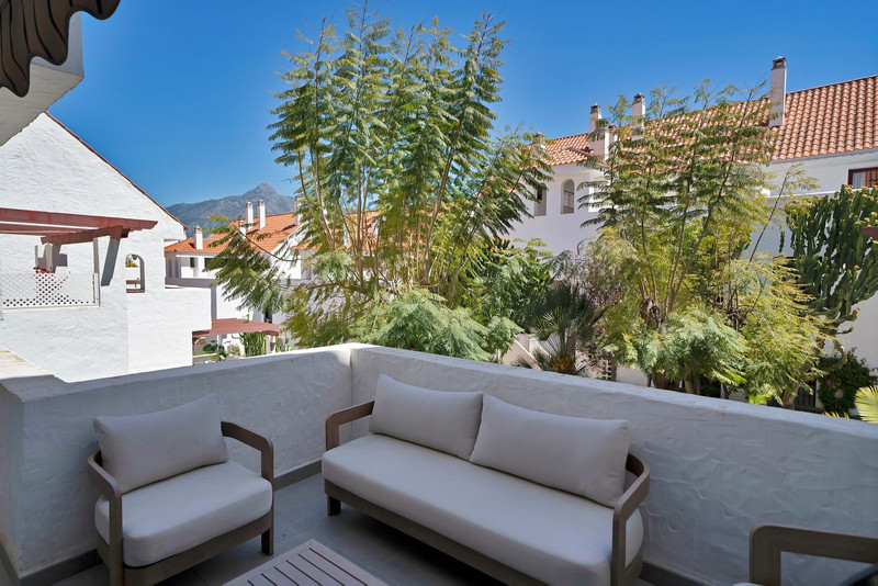FOR SALE 🏡 Elegant Ground Floor Apartment – La Maestranza, Nueva Andalucía, Marbella