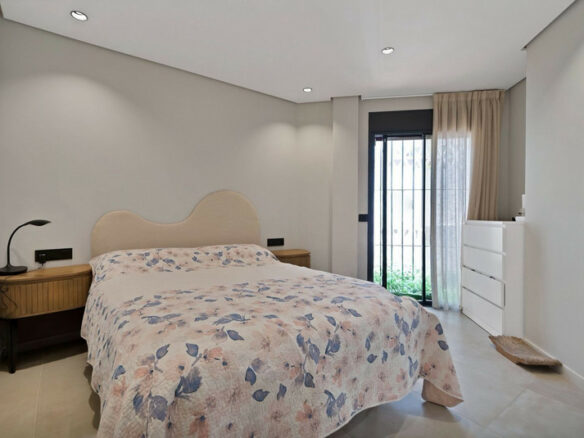 FOR SALE 🏡 Elegant Ground Floor Apartment – La Maestranza, Nueva Andalucía, Marbella