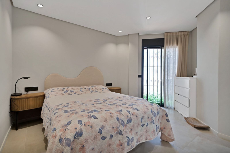 FOR SALE 🏡 Elegant Ground Floor Apartment – La Maestranza, Nueva Andalucía, Marbella