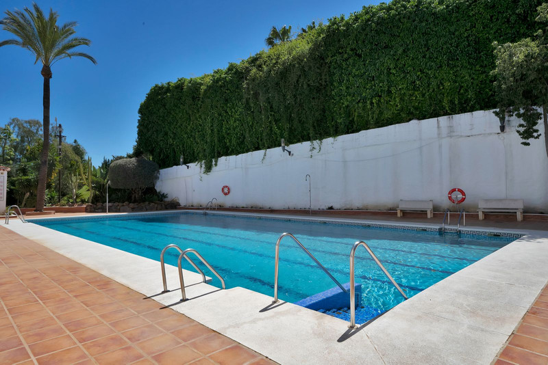 FOR SALE 🏡 Elegant Ground Floor Apartment – La Maestranza, Nueva Andalucía, Marbella