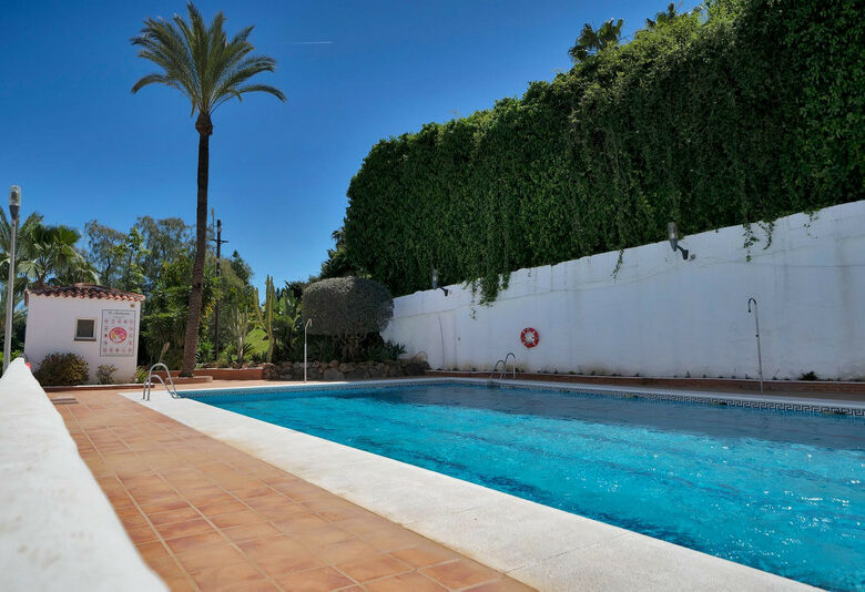 FOR SALE 🏡 Elegant Ground Floor Apartment – La Maestranza, Nueva Andalucía, Marbella
