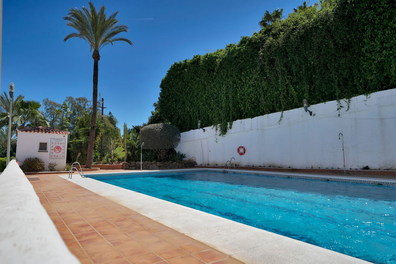 FOR SALE 🏡 Elegant Ground Floor Apartment – La Maestranza, Nueva Andalucía, Marbella