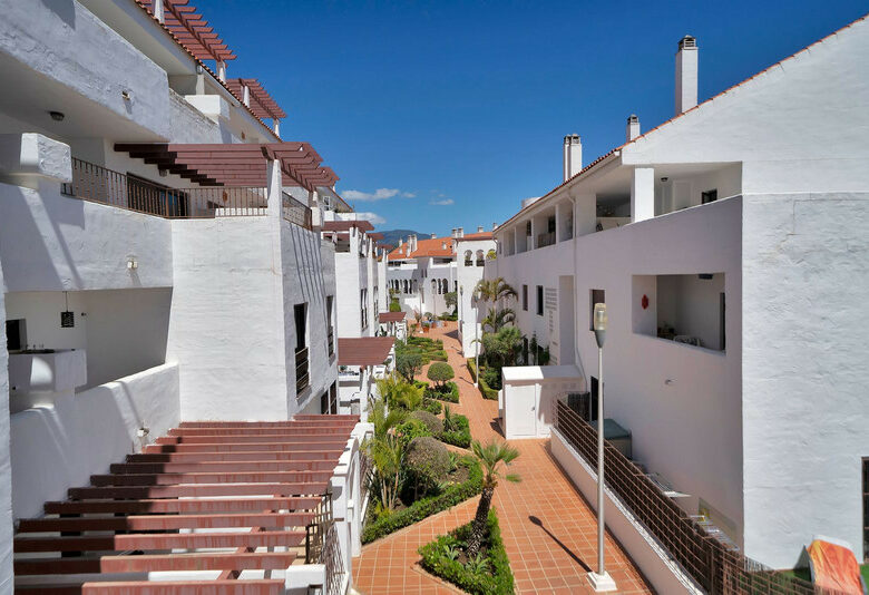 FOR SALE 🏡 Elegant Ground Floor Apartment – La Maestranza, Nueva Andalucía, Marbella
