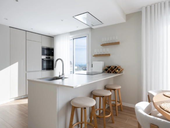 FOR SALE 🏡 Top Floor Penthouse with 128 M2 Wraparound Terrace – La Campana, Nueva Andalucía