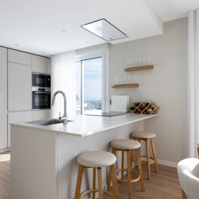 FOR SALE 🏡 Top Floor Penthouse with 128 M2 Wraparound Terrace – La Campana, Nueva Andalucía