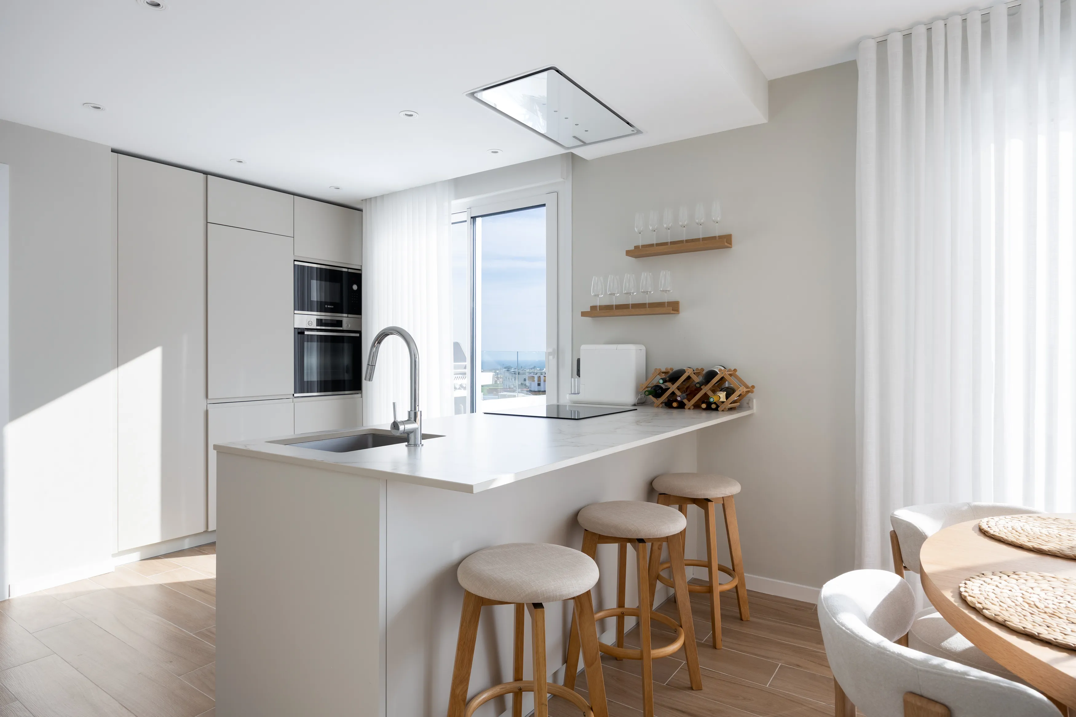 FOR SALE 🏡 Top Floor Penthouse with 128 M2 Wraparound Terrace – La Campana, Nueva Andalucía