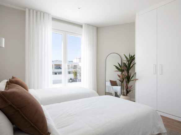 FOR SALE 🏡 Top Floor Penthouse with 128 M2 Wraparound Terrace – La Campana, Nueva Andalucía