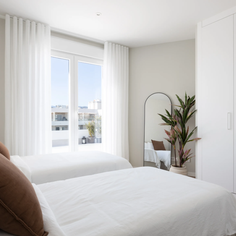 FOR SALE 🏡 Top Floor Penthouse with 128 M2 Wraparound Terrace – La Campana, Nueva Andalucía