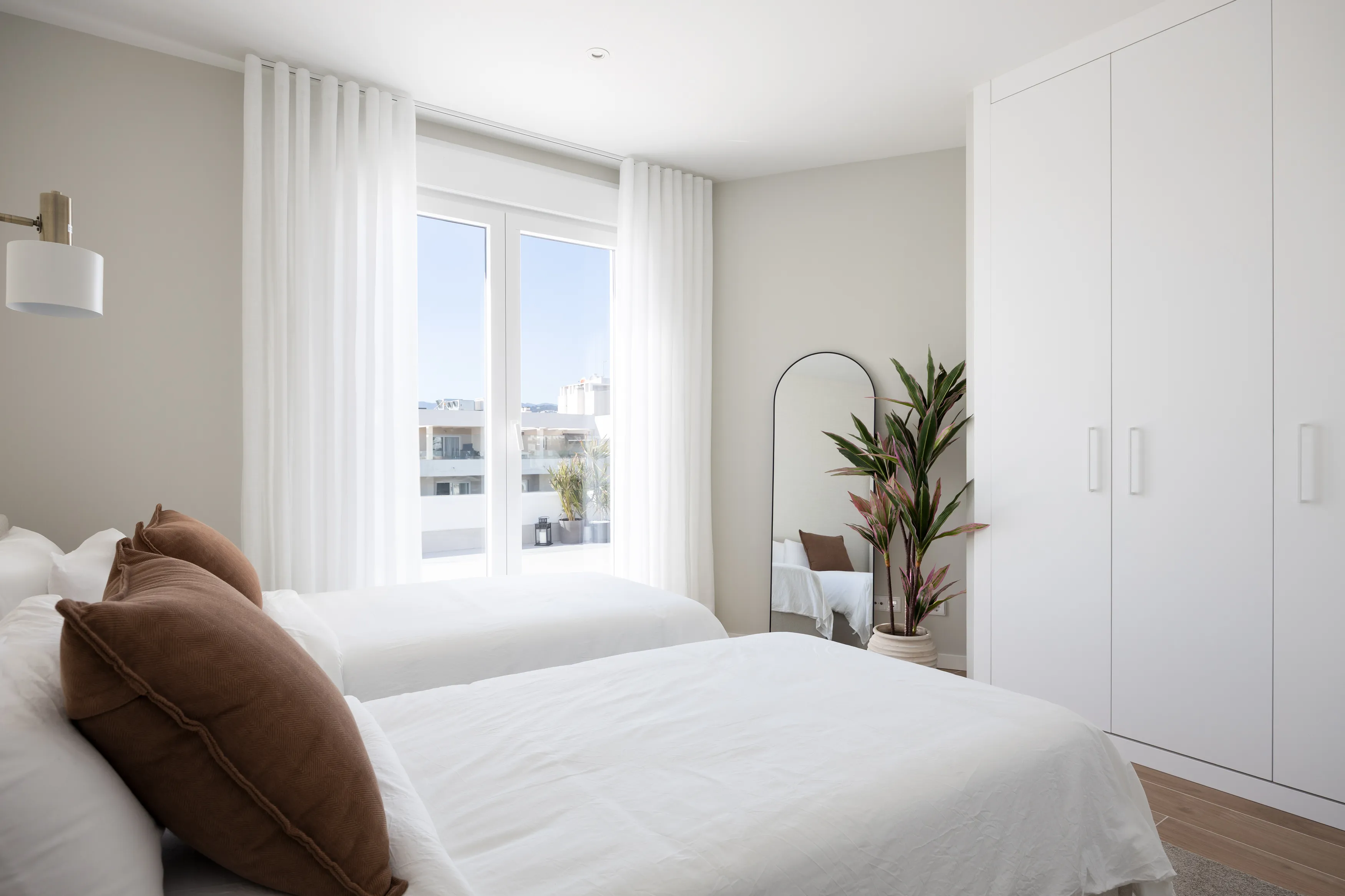 FOR SALE 🏡 Top Floor Penthouse with 128 M2 Wraparound Terrace – La Campana, Nueva Andalucía