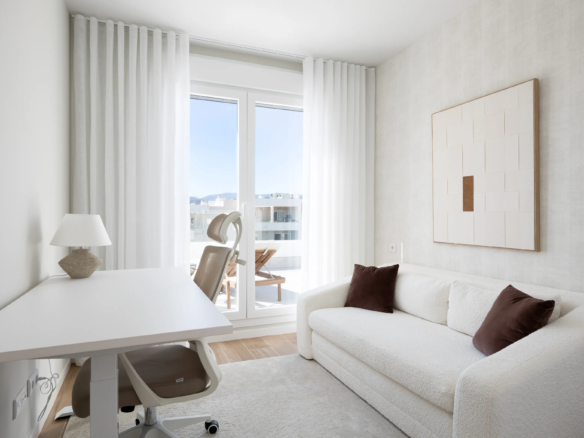FOR SALE 🏡 Top Floor Penthouse with 128 M2 Wraparound Terrace – La Campana, Nueva Andalucía