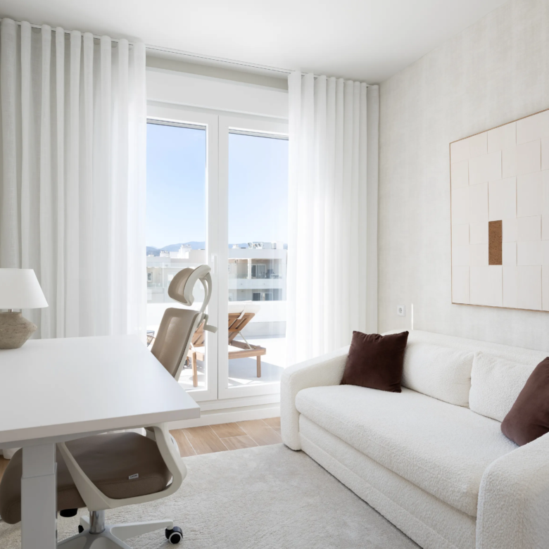 FOR SALE 🏡 Top Floor Penthouse with 128 M2 Wraparound Terrace – La Campana, Nueva Andalucía