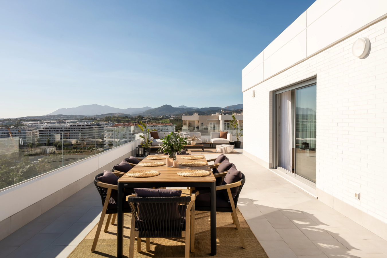 FOR SALE 🏡 Top Floor Penthouse with 128 M2 Wraparound Terrace – La Campana, Nueva Andalucía