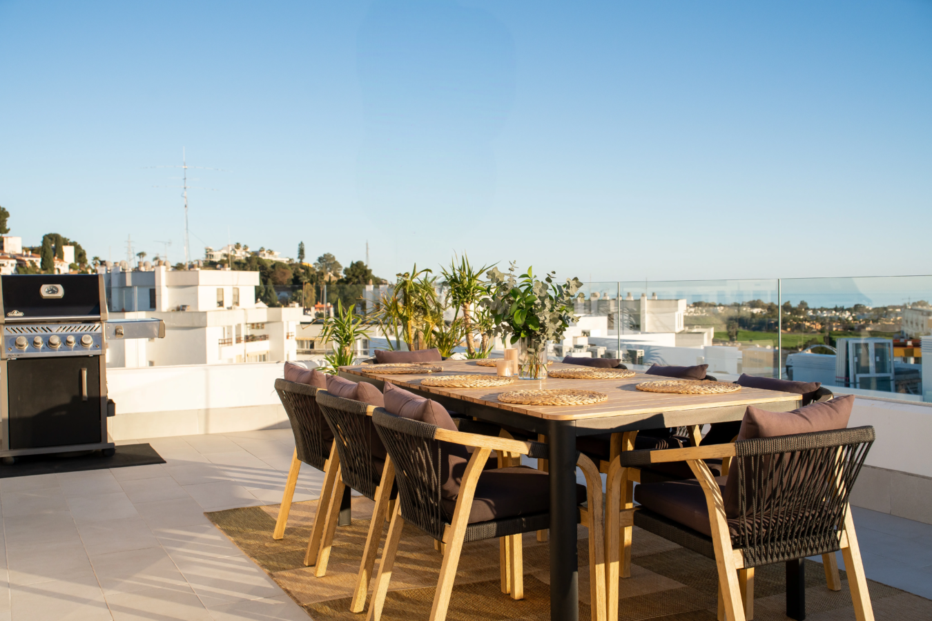 FOR SALE 🏡 Top Floor Penthouse with 128 M2 Wraparound Terrace – La Campana, Nueva Andalucía