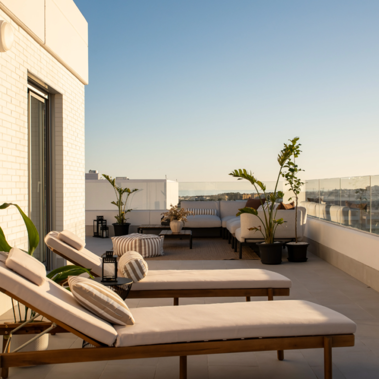 FOR SALE 🏡 Top Floor Penthouse with 128 M2 Wraparound Terrace – La Campana, Nueva Andalucía