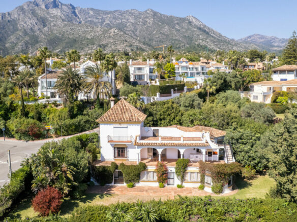 FOR SALE 🏡 Turnkey Villa Redevelopment with Sea Views – Nagüeles, Golden Mile, Marbella