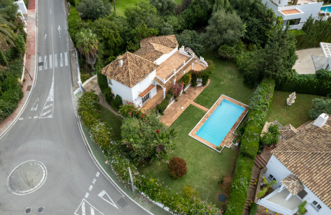 FOR SALE 🏡 Turnkey Villa Redevelopment with Sea Views – Nagüeles, Golden Mile, Marbella