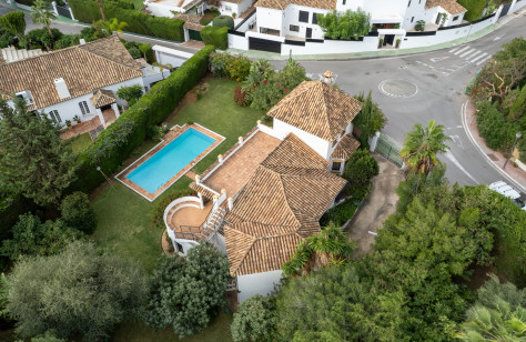 FOR SALE 🏡 Turnkey Villa Redevelopment with Sea Views – Nagüeles, Golden Mile, Marbella