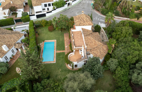 FOR SALE 🏡 Turnkey Villa Redevelopment with Sea Views – Nagüeles, Golden Mile, Marbella