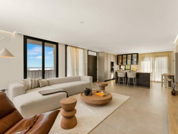 FOR SALE 🏡 Two Combinable Apartments with La Concha Views – Nueva Andalucía, Marbella
