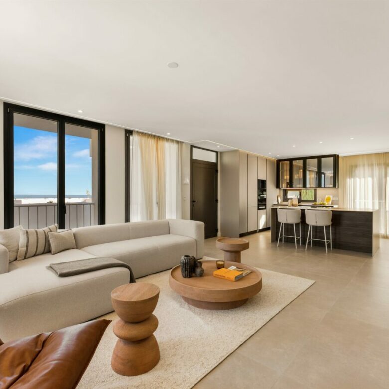FOR SALE 🏡 Two Combinable Apartments with La Concha Views – Nueva Andalucía, Marbella