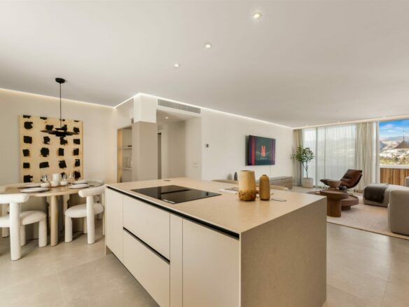 FOR SALE 🏡 Two Combinable Apartments with La Concha Views – Nueva Andalucía, Marbella