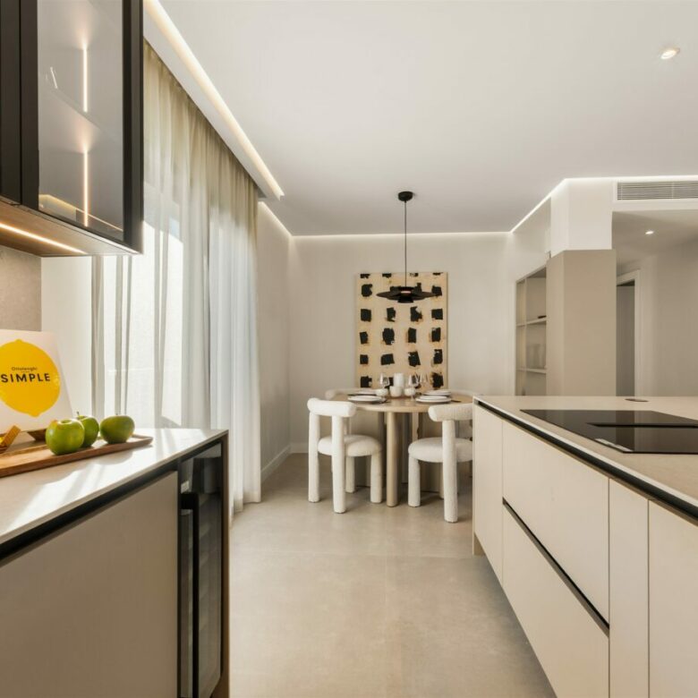 FOR SALE 🏡 Two Combinable Apartments with La Concha Views – Nueva Andalucía, Marbella