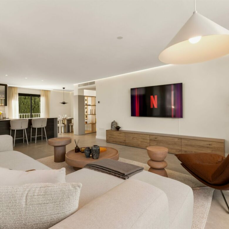 FOR SALE 🏡 Two Combinable Apartments with La Concha Views – Nueva Andalucía, Marbella
