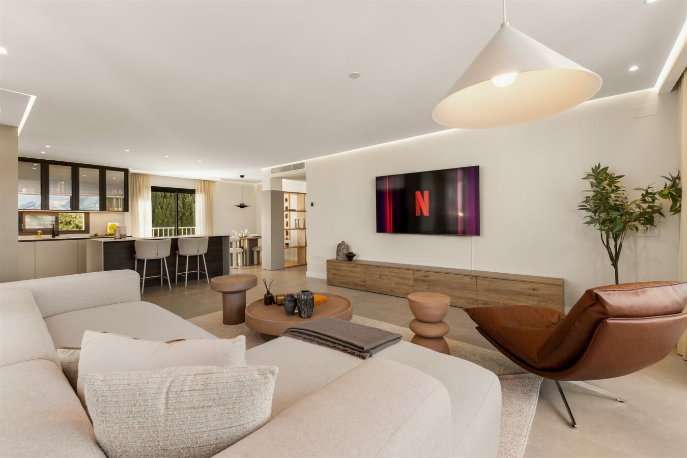 FOR SALE 🏡 Two Combinable Apartments with La Concha Views – Nueva Andalucía, Marbella