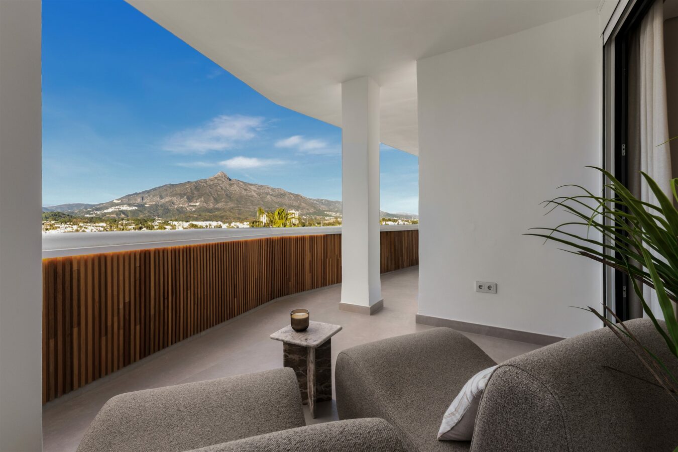 FOR SALE 🏡 Two Combinable Apartments with La Concha Views – Nueva Andalucía, Marbella