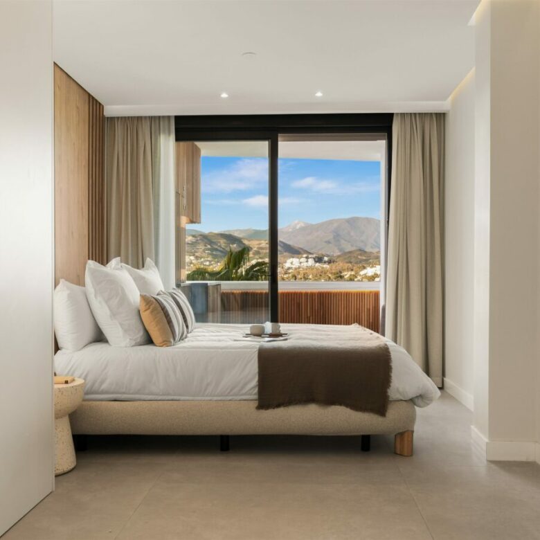 FOR SALE 🏡 Two Combinable Apartments with La Concha Views – Nueva Andalucía, Marbella