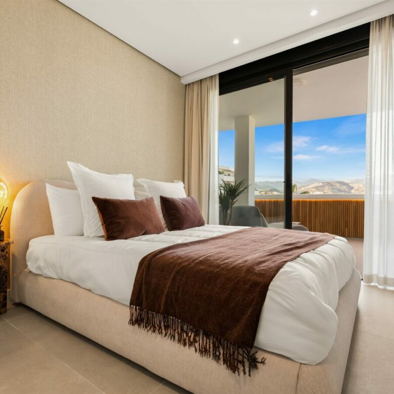 FOR SALE 🏡 Two Combinable Apartments with La Concha Views – Nueva Andalucía, Marbella