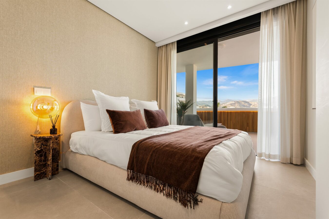 FOR SALE 🏡 Two Combinable Apartments with La Concha Views – Nueva Andalucía, Marbella