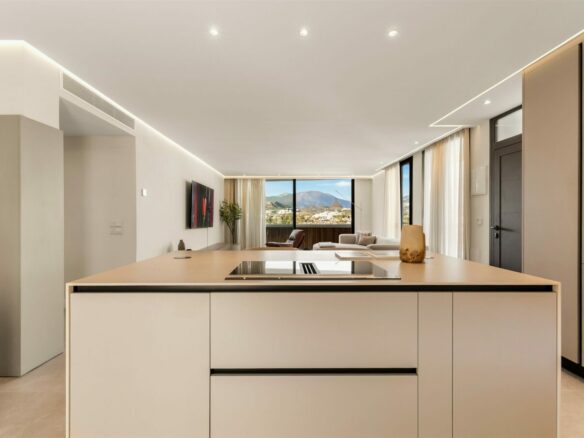 FOR SALE 🏡 Two Combinable Apartments with La Concha Views – Nueva Andalucía, Marbella
