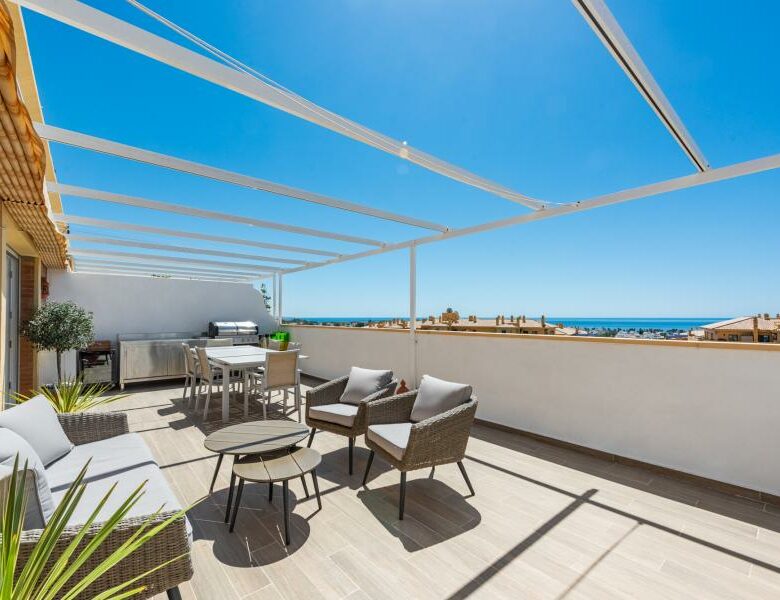 FOR SALE 🏡 Renovated Penthouse with Sea Views on the Boulevard – San Pedro de Alcántara