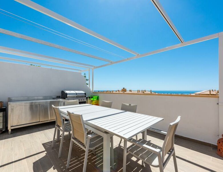 FOR SALE 🏡 Renovated Penthouse with Sea Views on the Boulevard – San Pedro de Alcántara