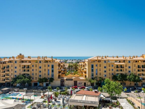 FOR SALE 🏡 Renovated Penthouse with Sea Views on the Boulevard – San Pedro de Alcántara