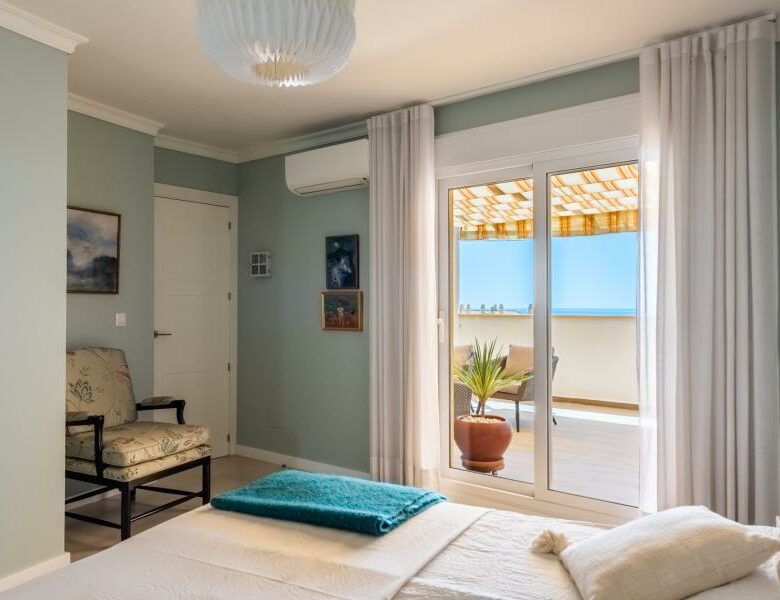 FOR SALE 🏡 Renovated Penthouse with Sea Views on the Boulevard – San Pedro de Alcántara