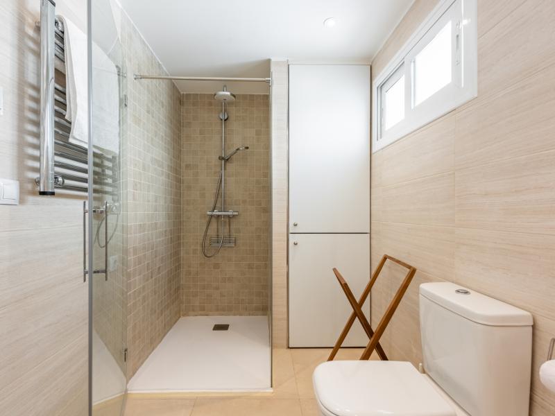FOR SALE 🏡 Renovated Penthouse with Sea Views on the Boulevard – San Pedro de Alcántara
