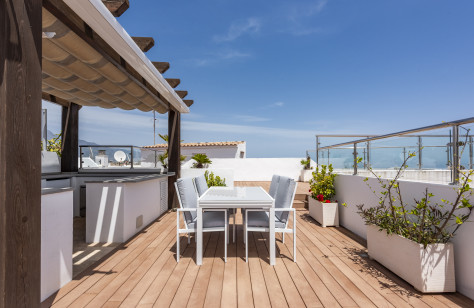 FOR SALE 🏡 Renovated Duplex Penthouse with Rooftop Terrace – San Pedro de Alcántara, Marbella