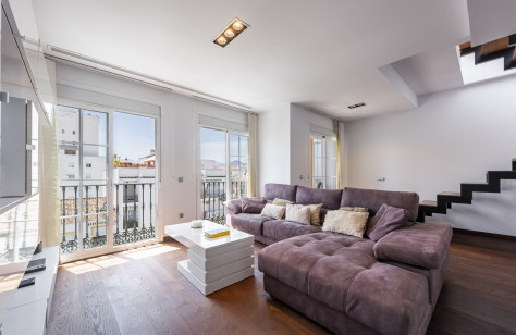 FOR SALE 🏡 Renovated Duplex Penthouse with Rooftop Terrace – San Pedro de Alcántara, Marbella