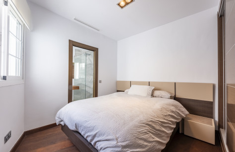 FOR SALE 🏡 Renovated Duplex Penthouse with Rooftop Terrace – San Pedro de Alcántara, Marbella